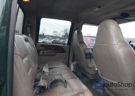 2001 Ford Super Duty F-350 Srw Lariat/Xl/Xlt z USA, uszkodzony, nr VIN 1FTSW31F01ED11508